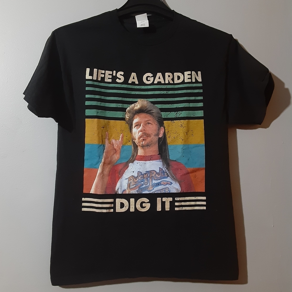 Hanes Life A Garden Black Graphic Tee with Retro Design Men's Medium